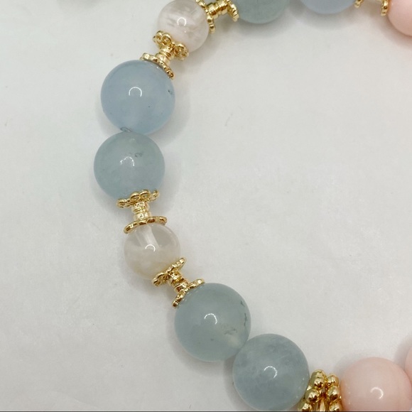 Nature Aquamarine Queen Conch Shell Bracelet - Picture 7 of 10